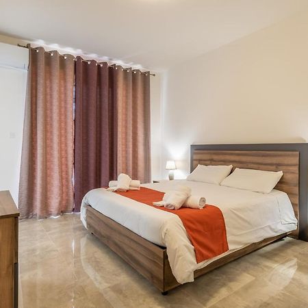 3 Bedroom Apartment - Walking Distance From Airport Gudja Экстерьер фото